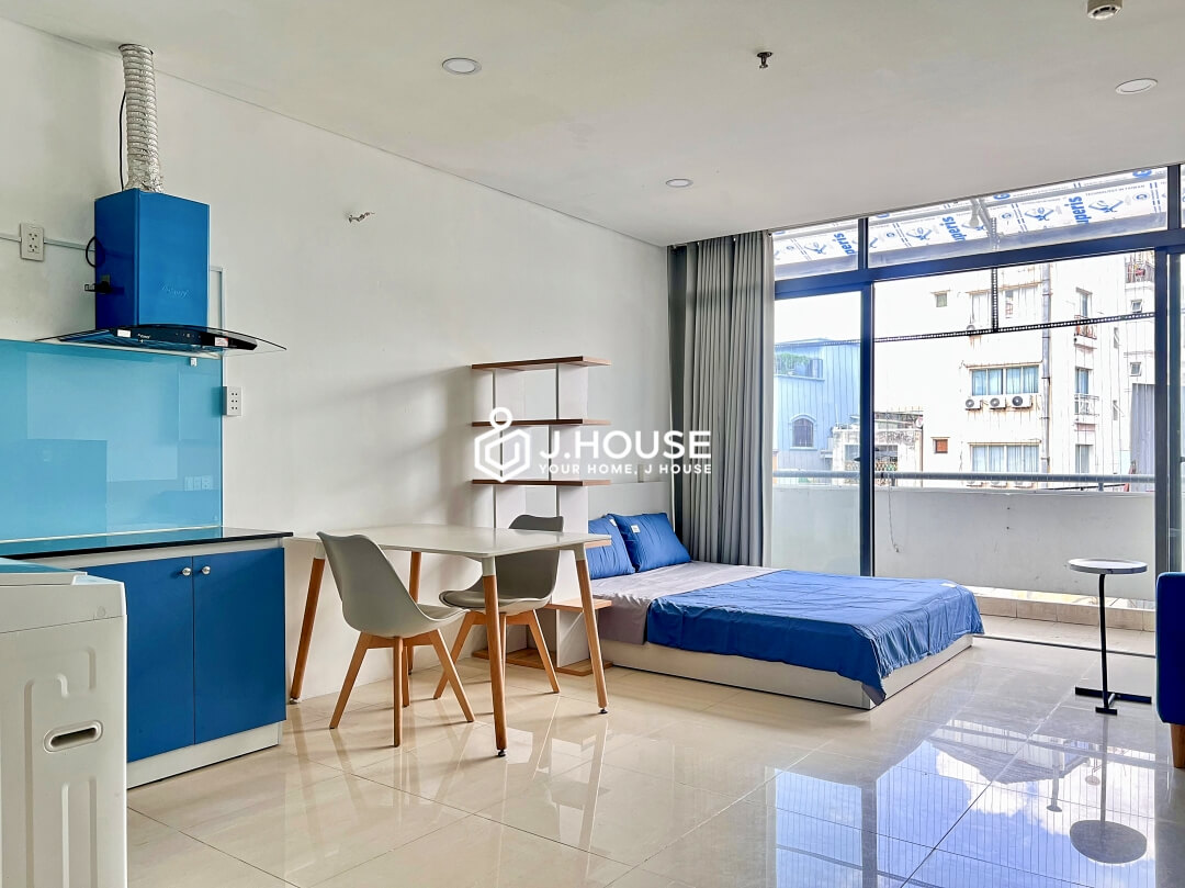 Fully furnished apartment for rent near park in District 1, HCMC