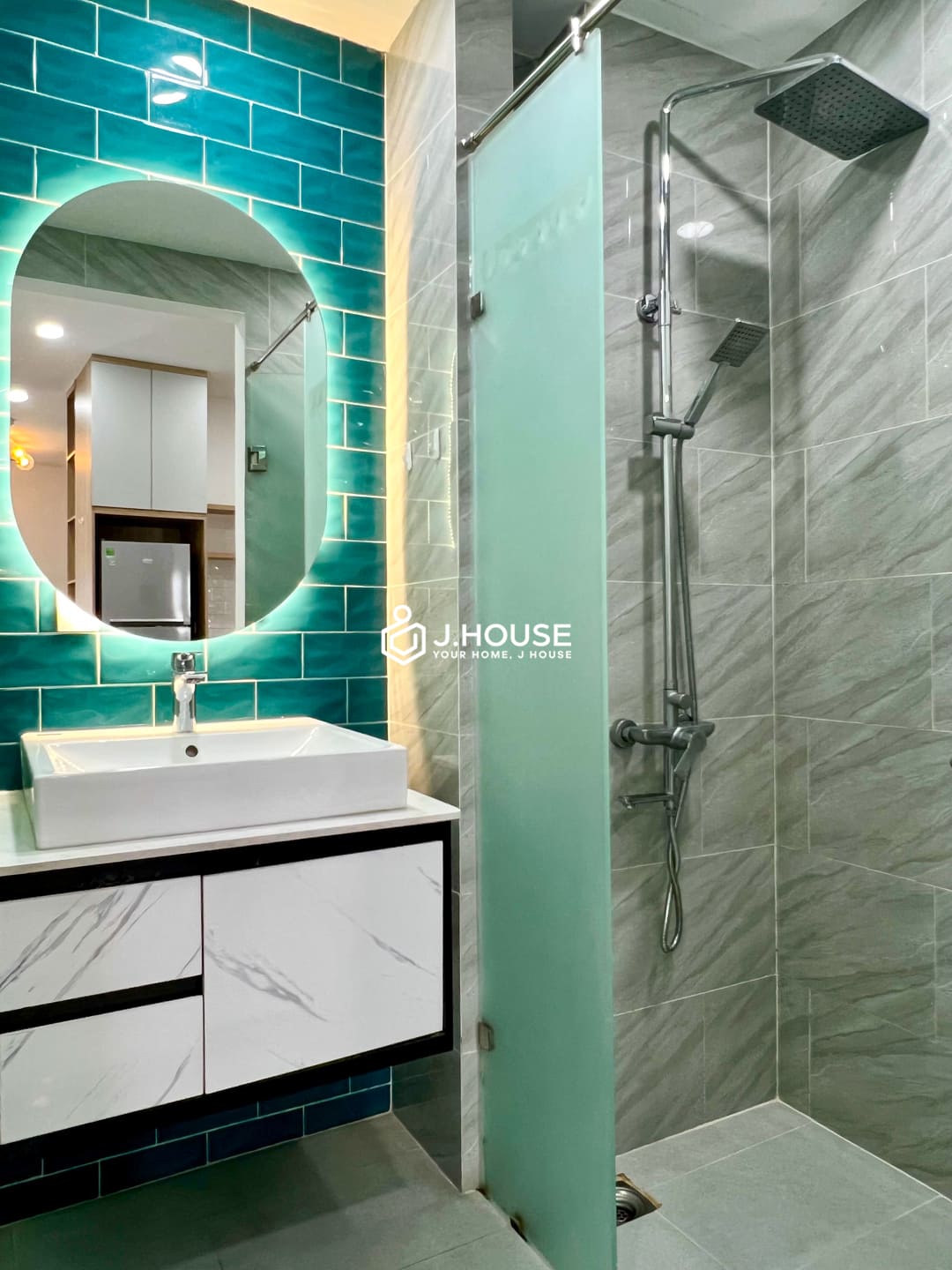 Fully furnished studio apartment for rent at VTS Residence, District 3, HCM-9