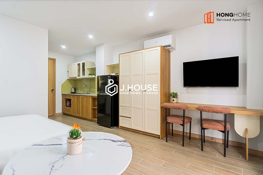 Large studio apartment at Nami Airport Building, Tan Binh District-0