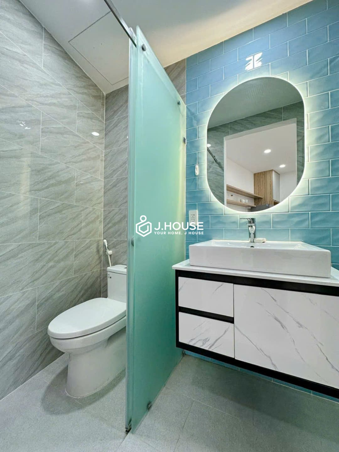 Modern 2br apartment for rent at VTS Residence, District 3, HCM-11