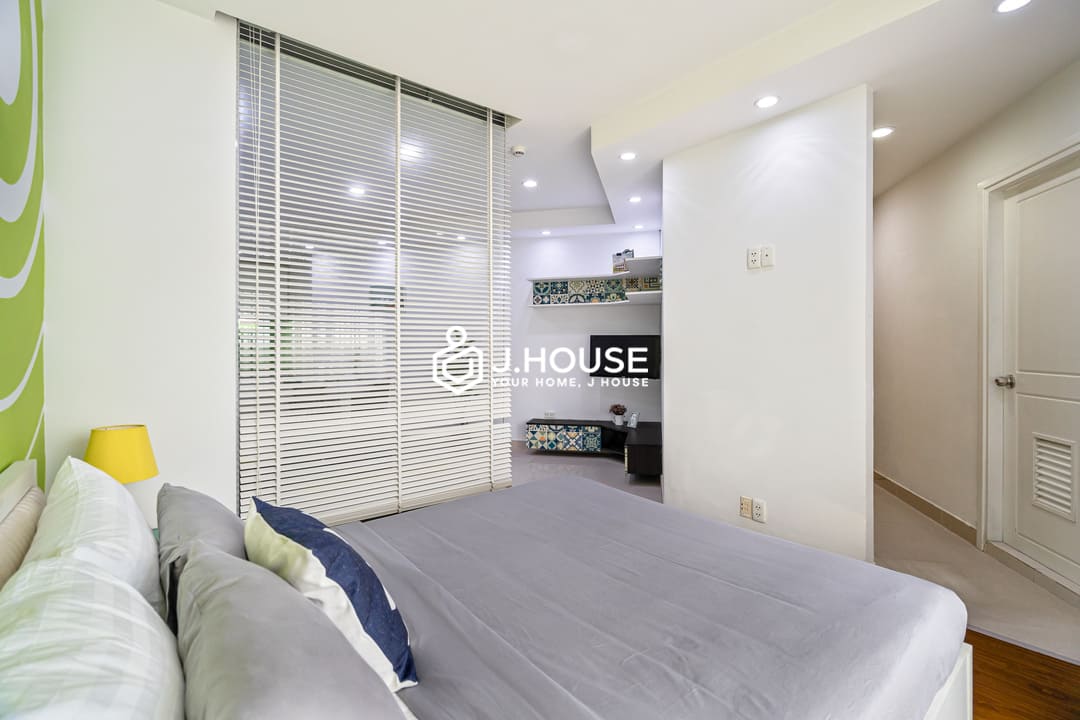Modern and spacious studio apartment at International Plaza, District 1, HCMC