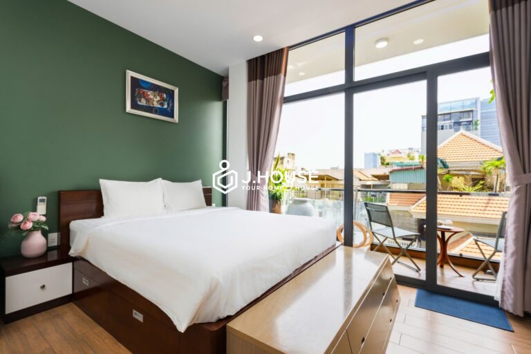 Modern apartment for rent with balcony at The Garden Building, District 3, HCM