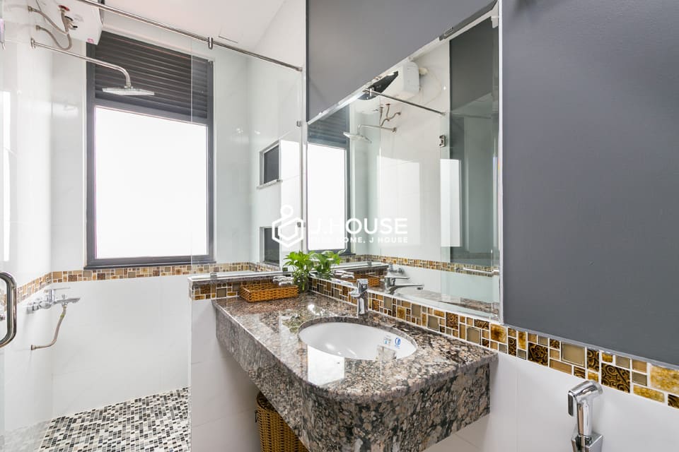 Studio apartment for rent with balcony at The Garden Building, District 3, HCM