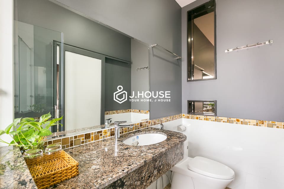 Studio apartment for rent with balcony at The Garden Building, District 3, HCM