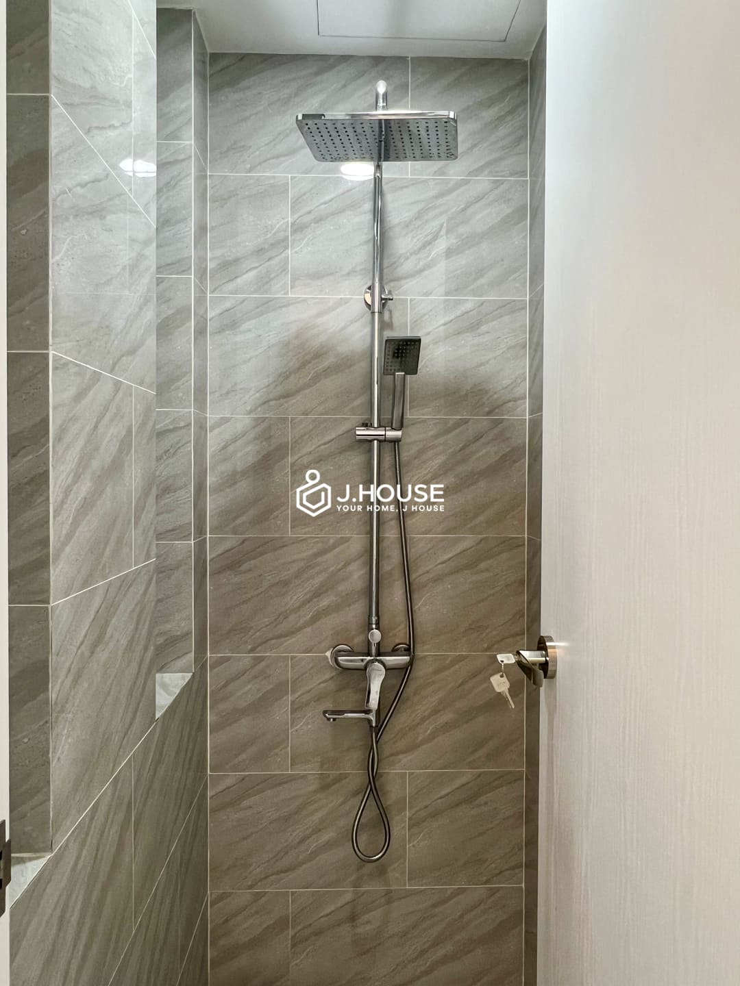 Modern studio apartment for rent at VTS Residence, District 3, HCM-8