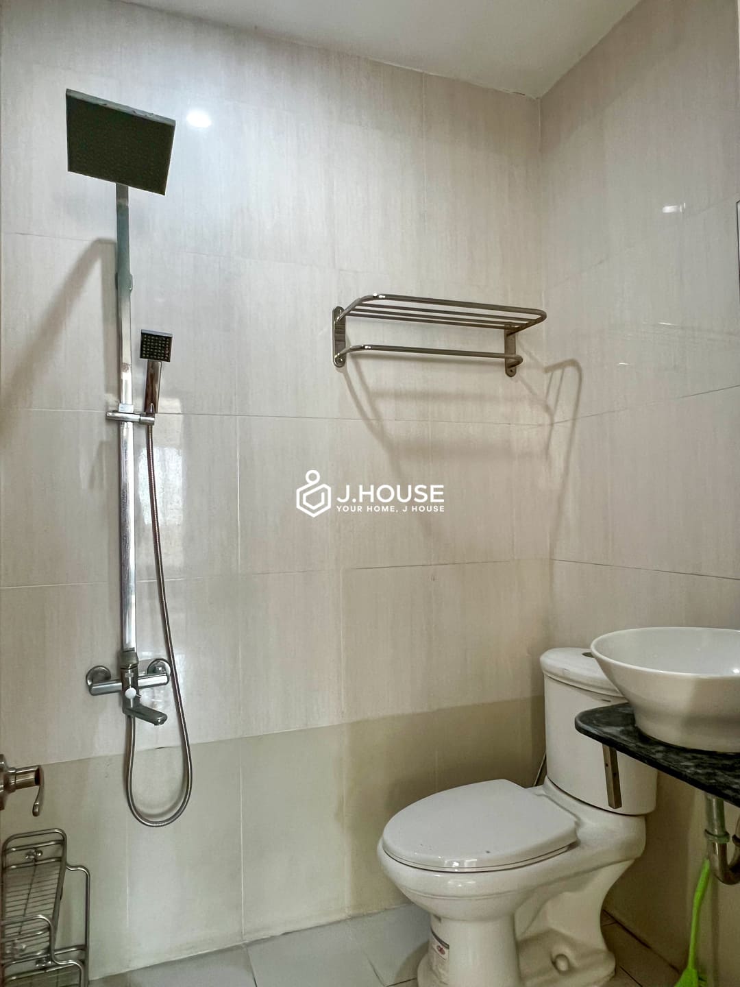 Spacious 2br apartment at Me Linh Street, Binh Thanh District, HCMC