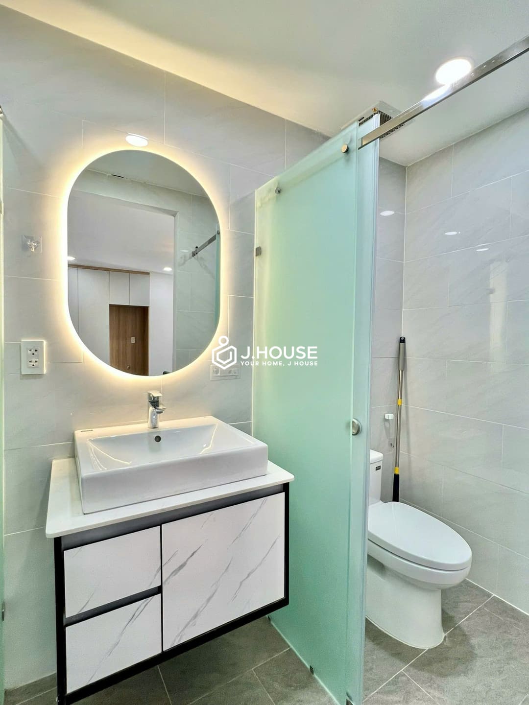 Studio apartment for rent in HCMC- Aura Living, District 3, HCMC-5