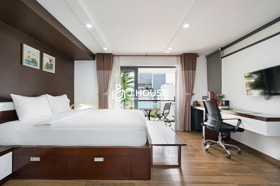 Studio apartment for rent with balcony at The Garden Building, District 3, HCM