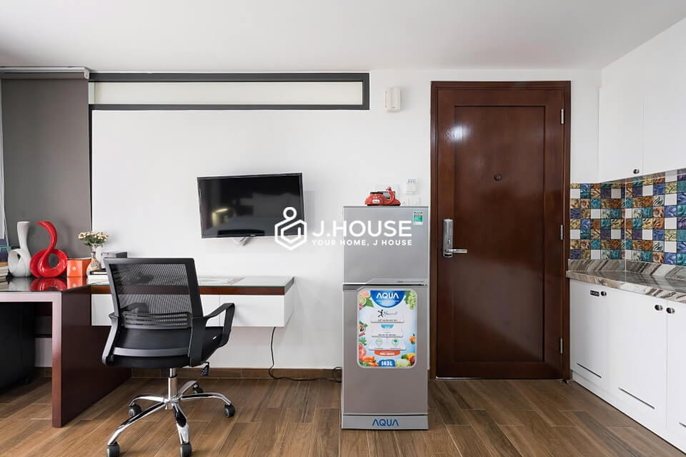 Studio apartment for rent with balcony at The Garden Building, District 3, HCM