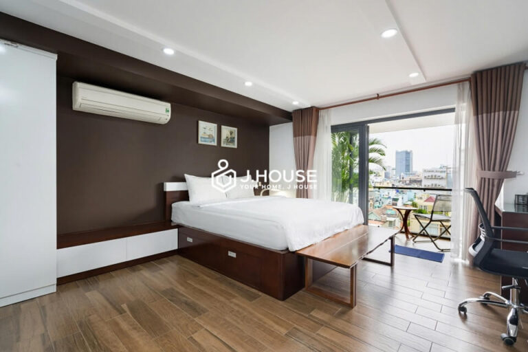 Studio apartment for rent with balcony at The Garden Building, District 3, HCM