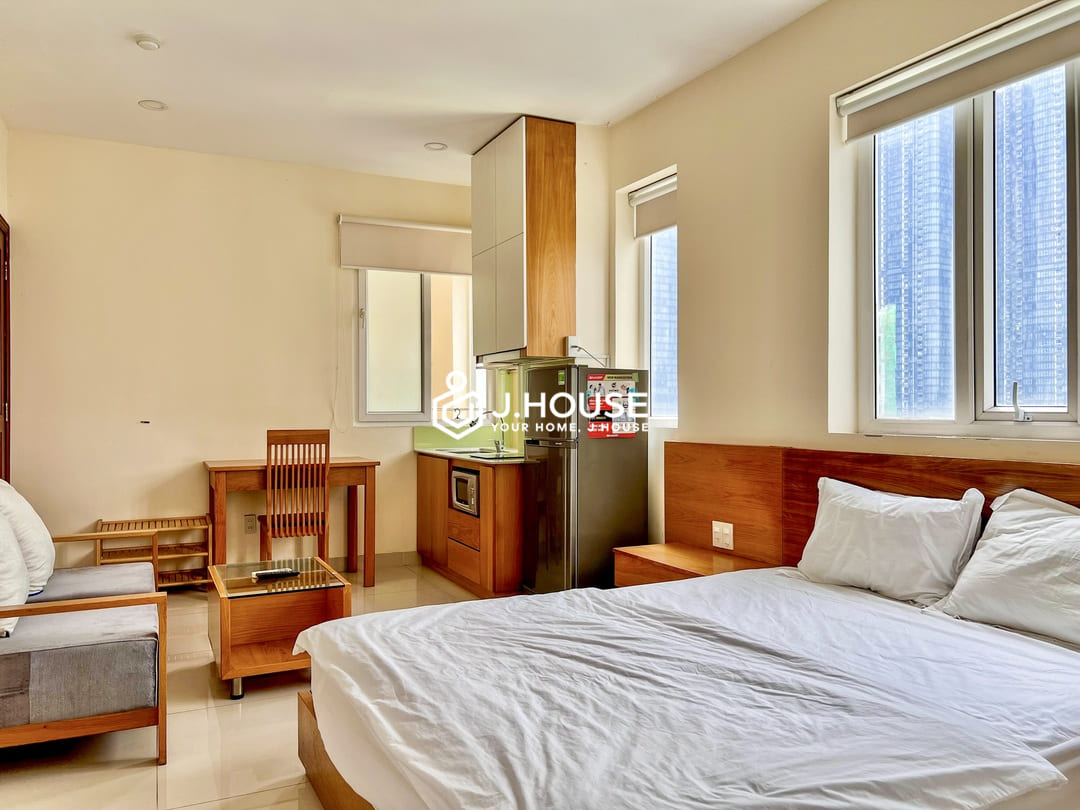 Cozy and fully furnished apartment for rent on Pham Viet Chanh Street, Binh Thanh District