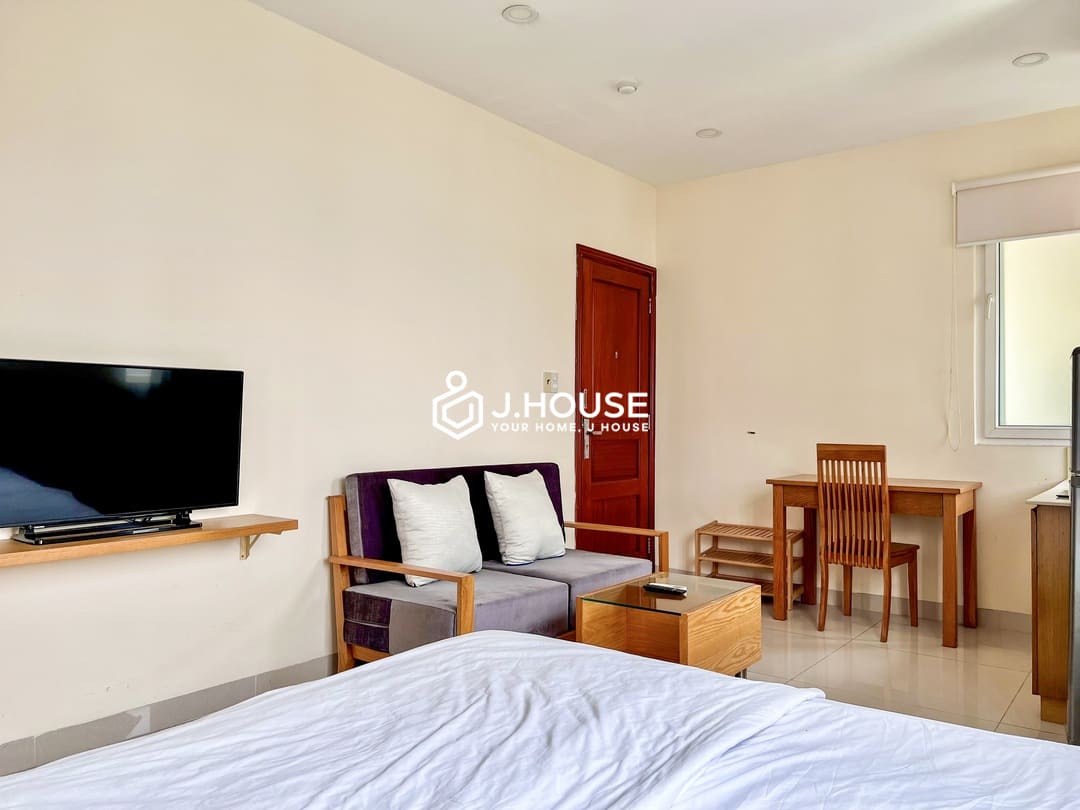 Cozy and fully furnished apartment for rent on Pham Viet Chanh Street, Binh Thanh District