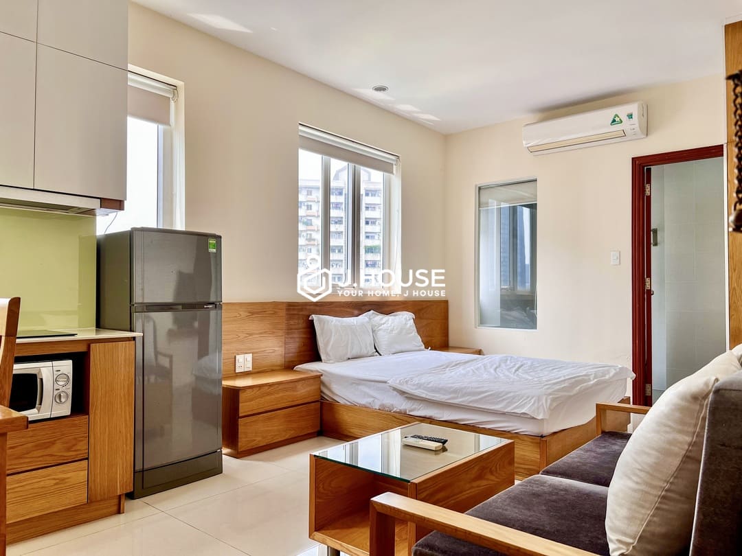 Cozy and fully furnished apartment for rent on Pham Viet Chanh Street, Binh Thanh District