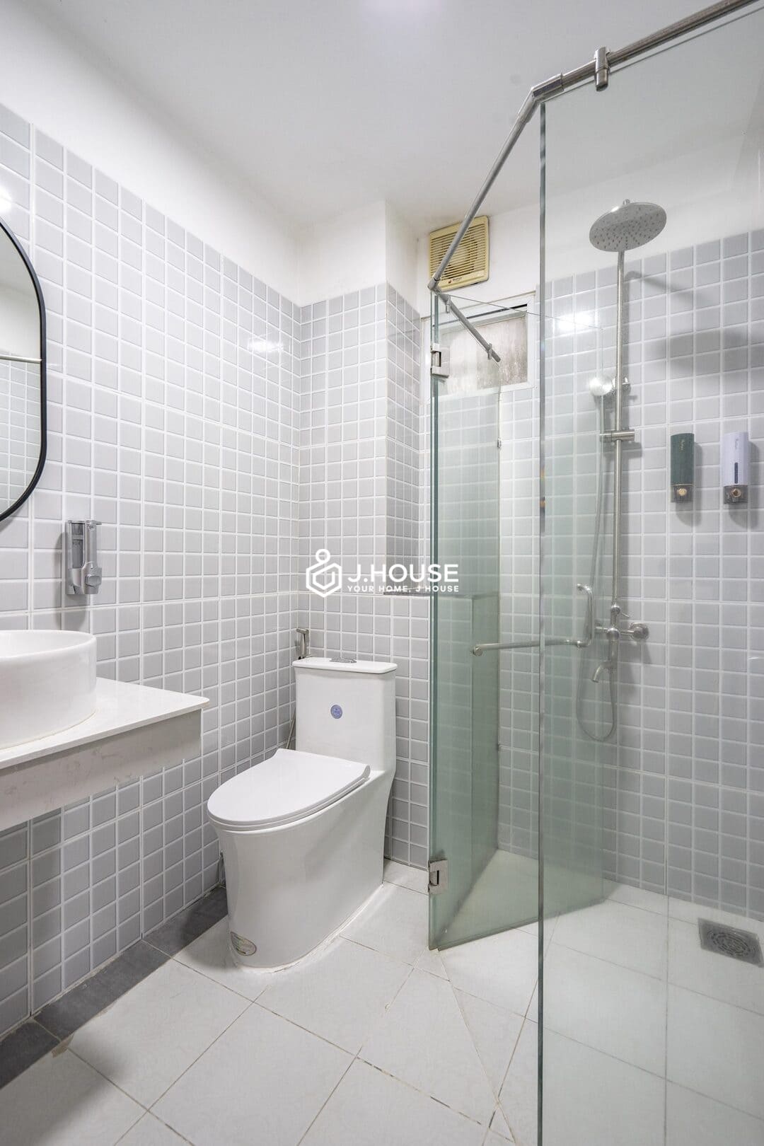 Derry studio apartment nex to central park in Disrict 1, HCMC-8