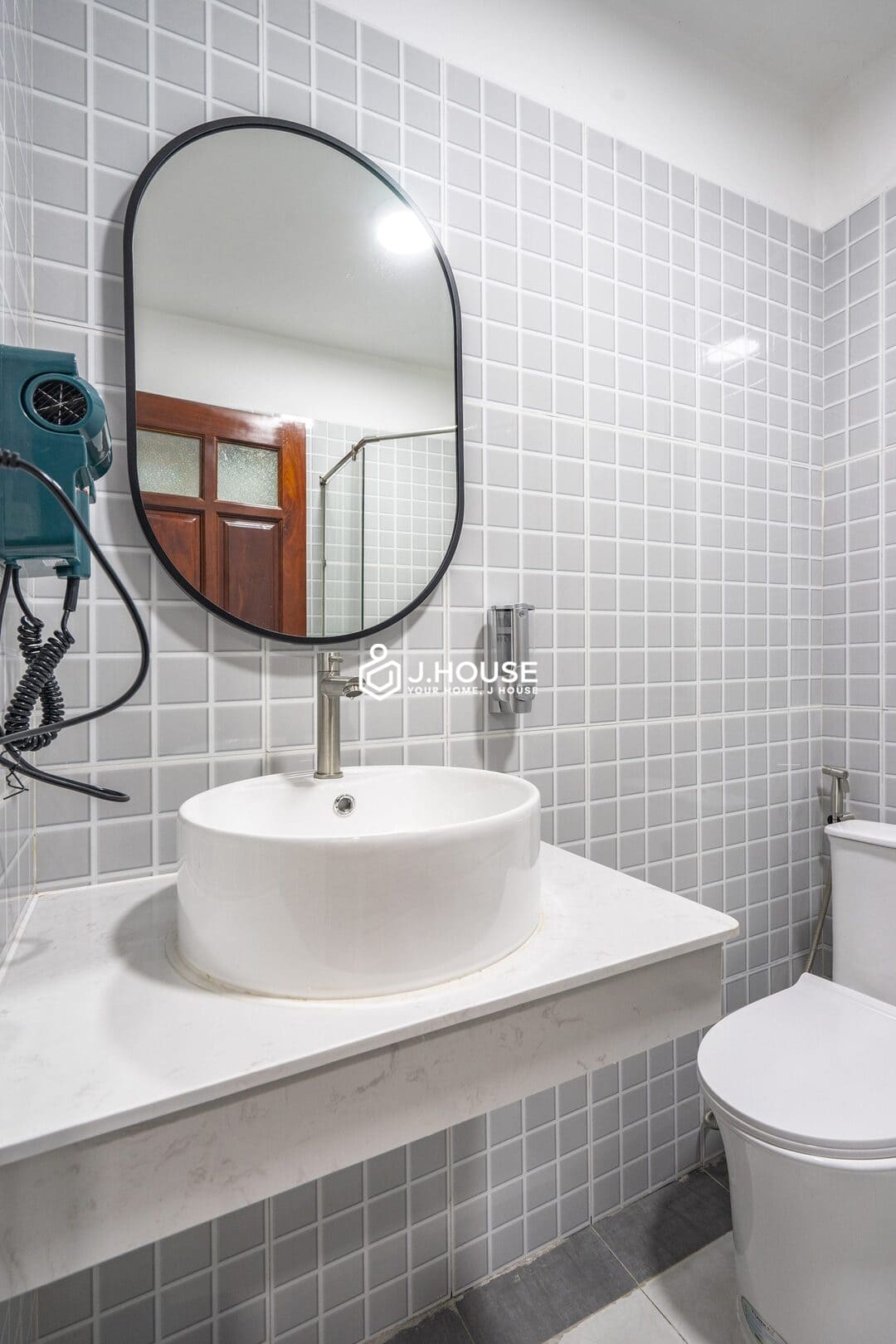 Derry studio apartment nex to central park in Disrict 1, HCMC-9