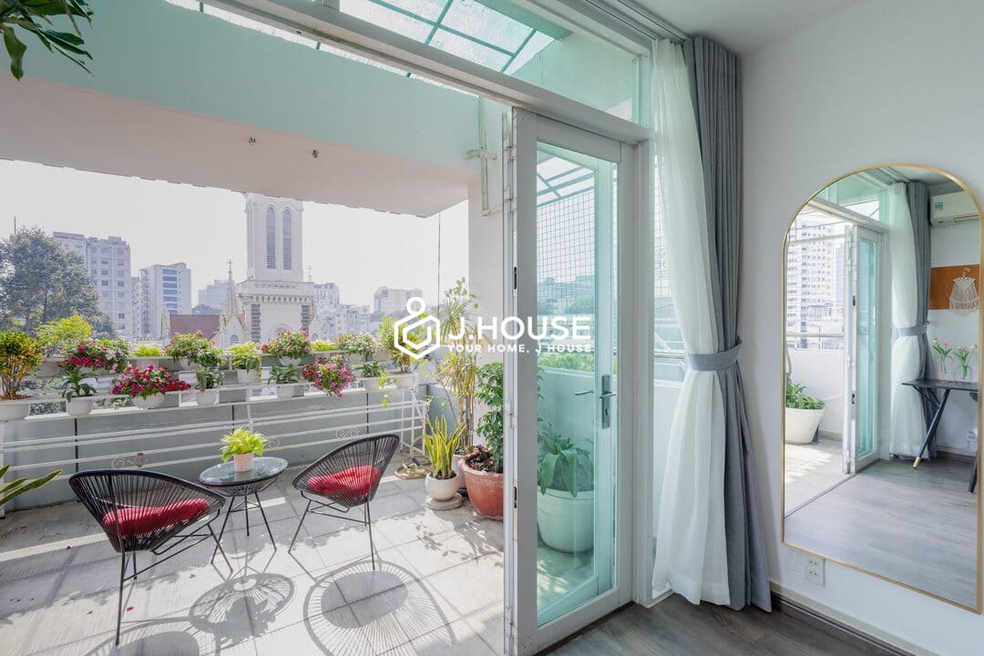 Devol 1 br apartment for rent in District 1, HCMC-5