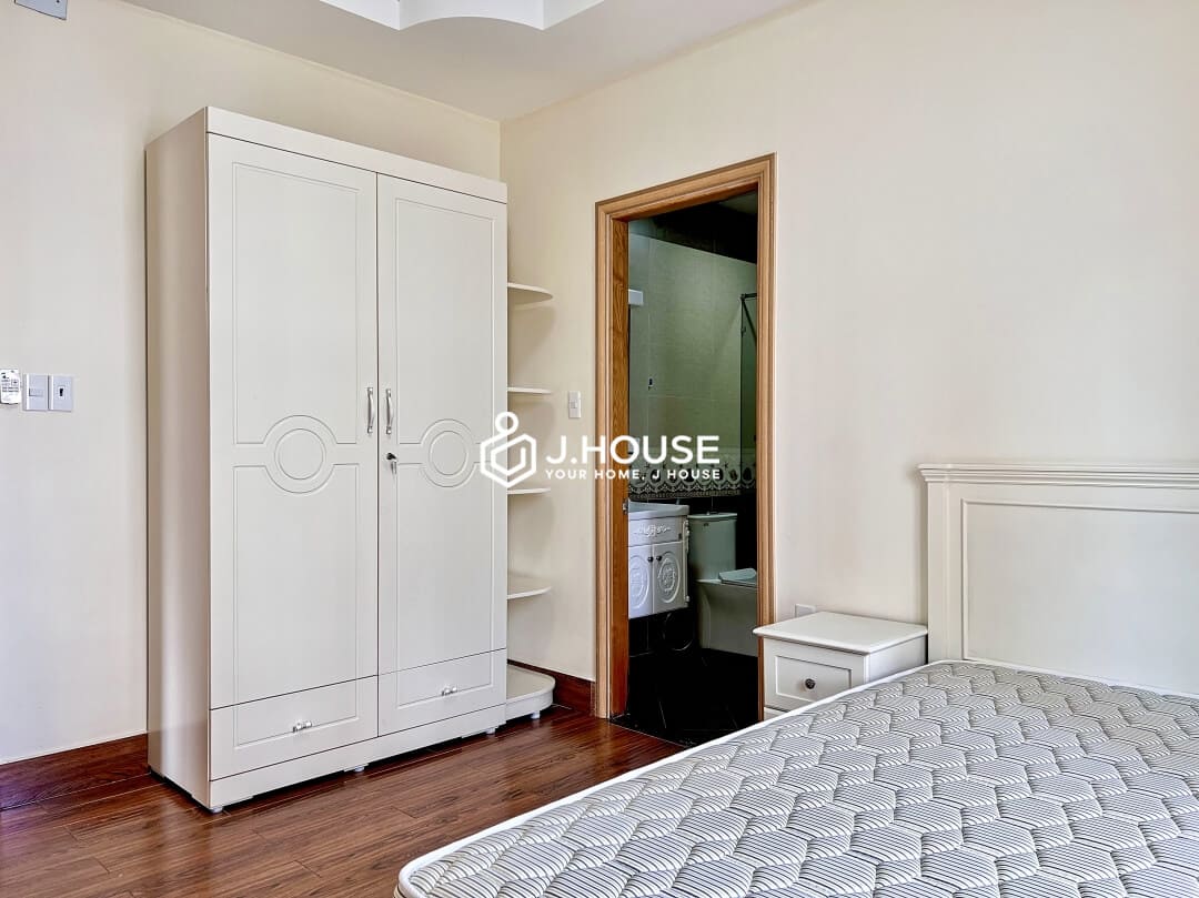 For rent 2 bedroom apartment with pool and gym in Thao Dien, District 2