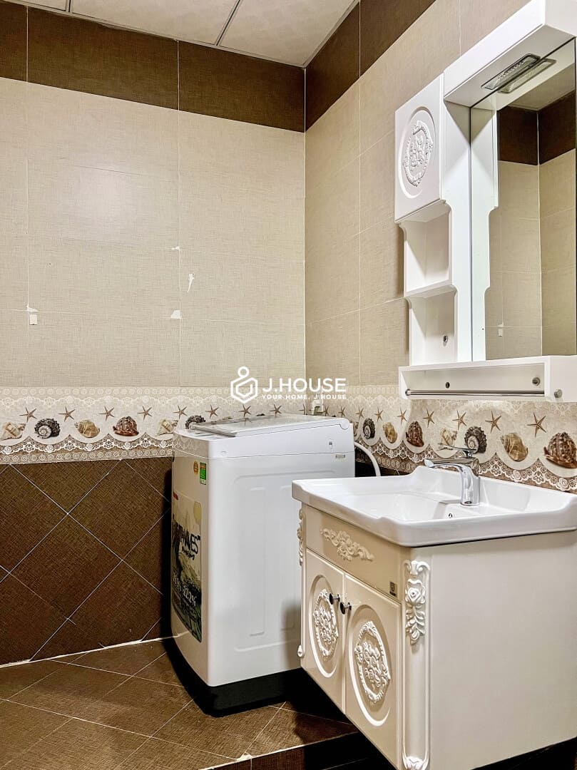 For rent 2 bedroom apartment with pool and gym in Thao Dien, District 2