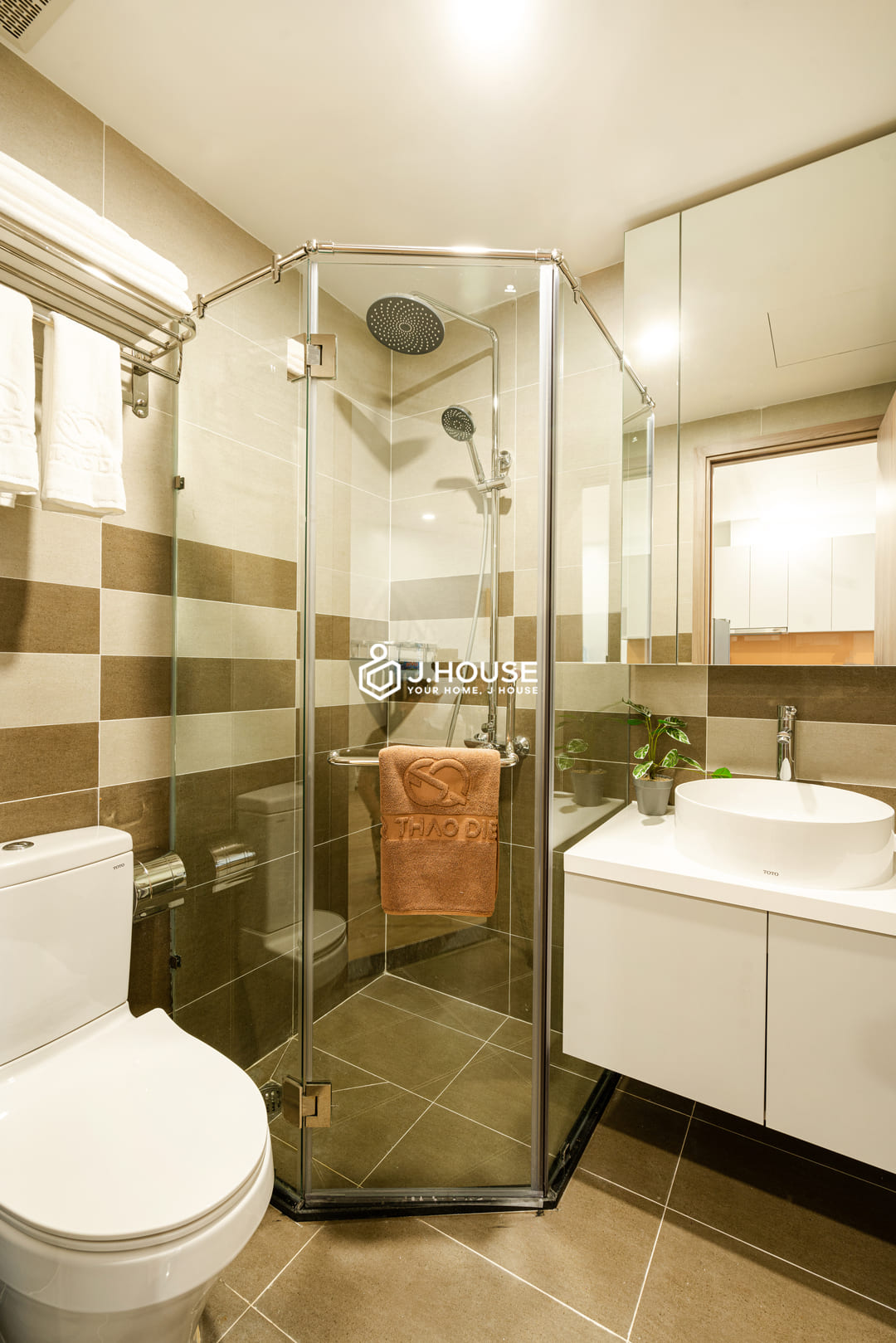 Modern 2 bedroom serviced apartment at SQ Thao Dien, District 2, HCMC-12