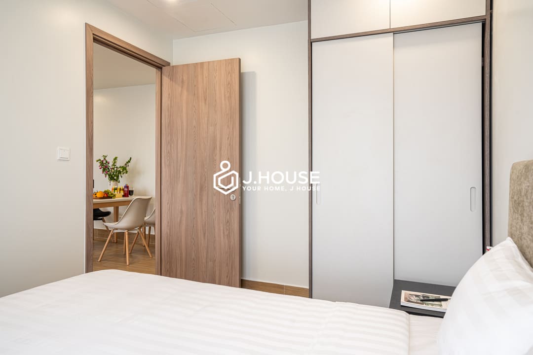 Modern 3-bedroom serviced apartment at SQ Thao Dien, District 2, HCMC-10