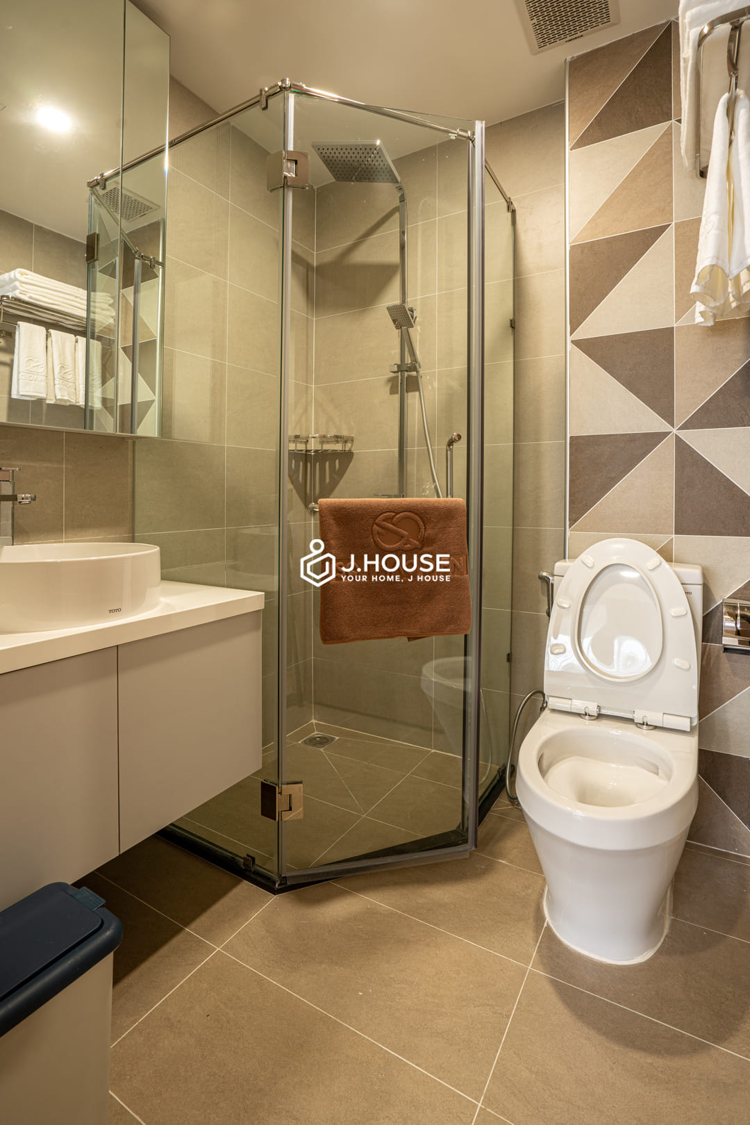 Modern 3-bedroom serviced apartment at SQ Thao Dien, District 2, HCMC-14