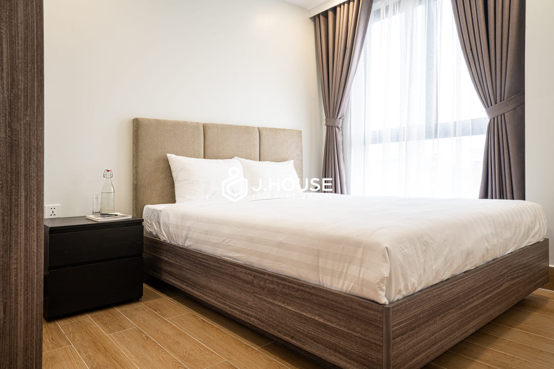 Modern 3-bedroom serviced apartment at SQ Thao Dien, District 2, HCMC-8