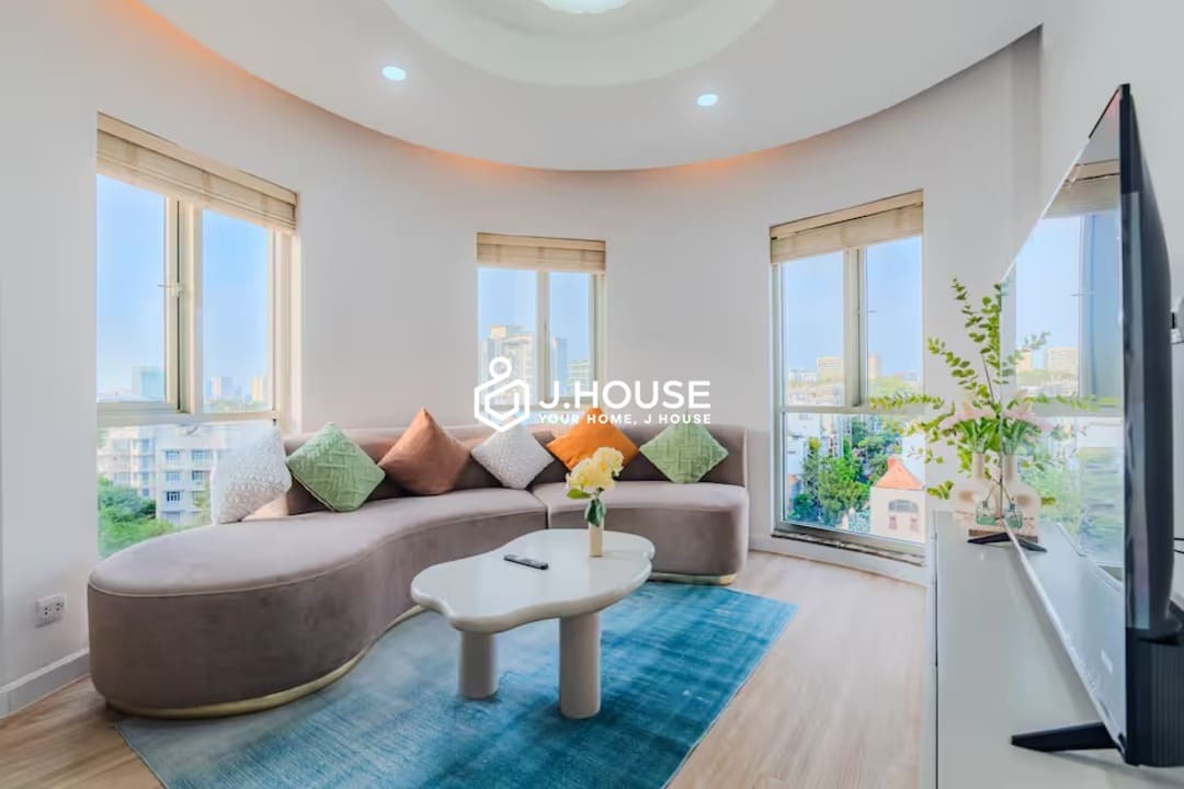 Modern 3 br apartment for rent at Saigon Pavillon, District 3, HCMC