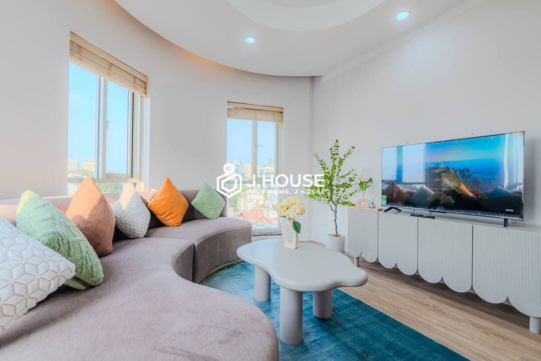 Modern 3 br apartment for rent at Saigon Pavillon, District 3, HCMC