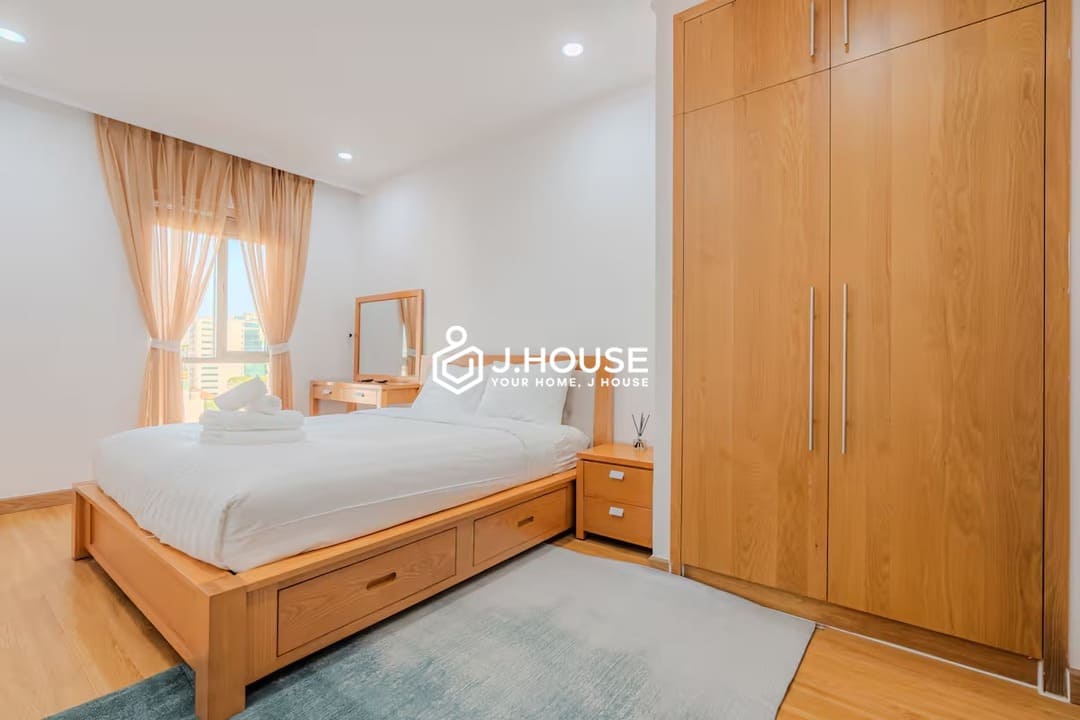Modern 3 br apartment for rent at Saigon Pavillon, District 3, HCMC