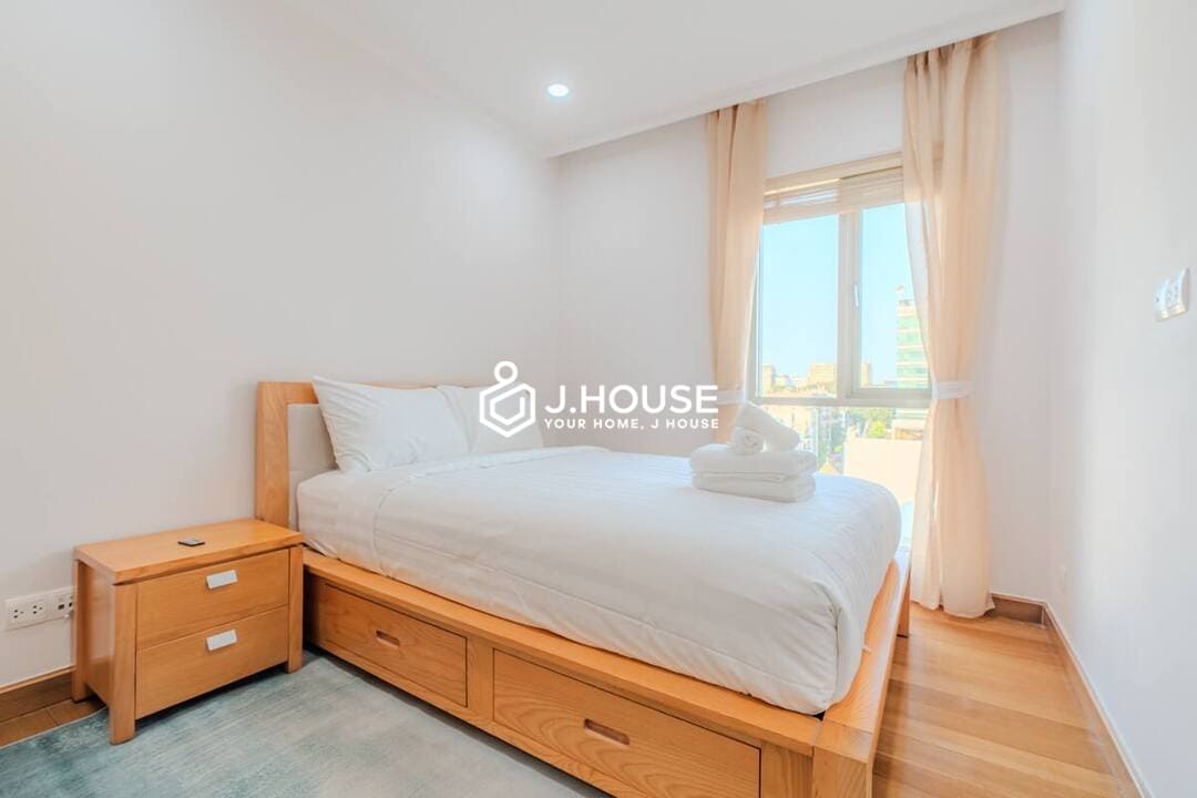 Modern 3 br apartment for rent at Saigon Pavillon, District 3, HCMC