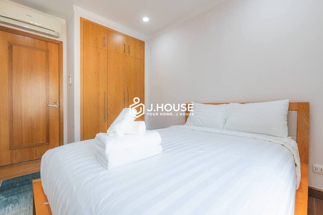 Modern 3 br apartment for rent at Saigon Pavillon, District 3, HCMC