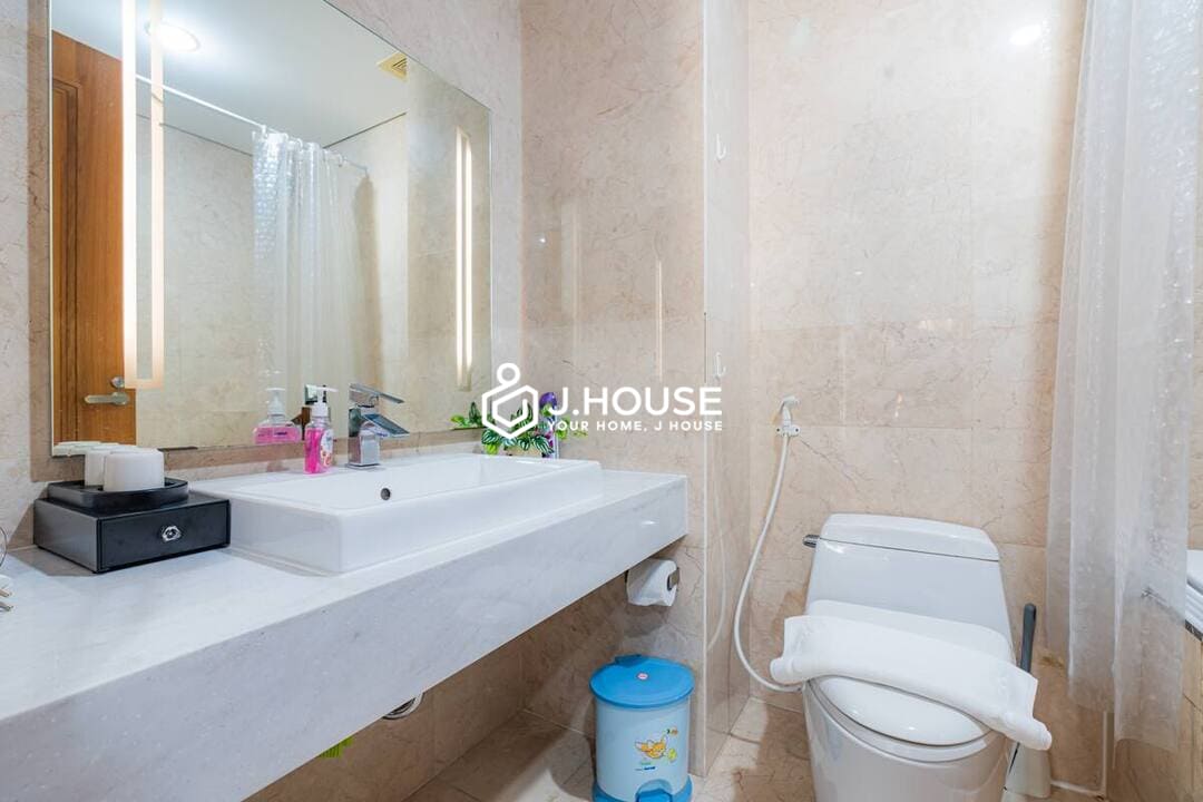 Modern 3 br apartment for rent at Saigon Pavillon, District 3, HCMC