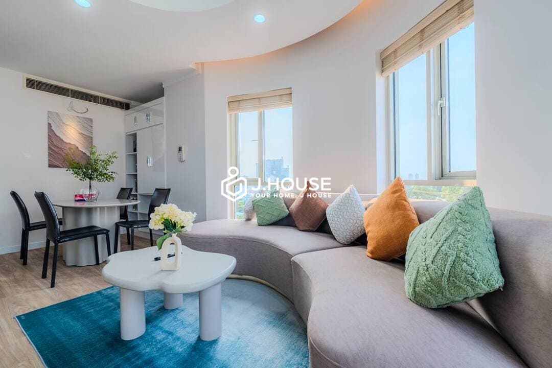 Modern 3 br apartment for rent at Saigon Pavillon, District 3, HCMC