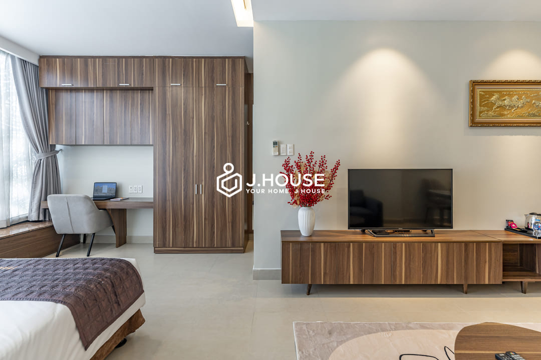 Modern & Spacious studio apartment for rent near the airport, Tan Binh District-10