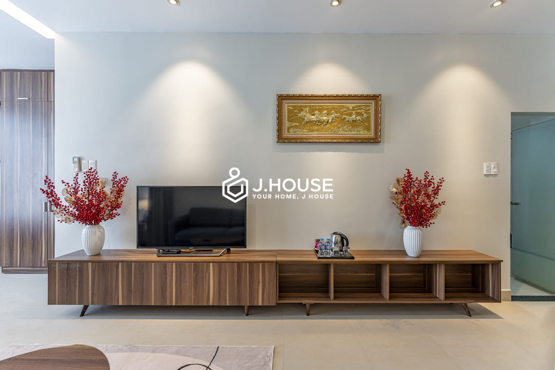 Modern & Spacious studio apartment for rent near the airport, Tan Binh District-11