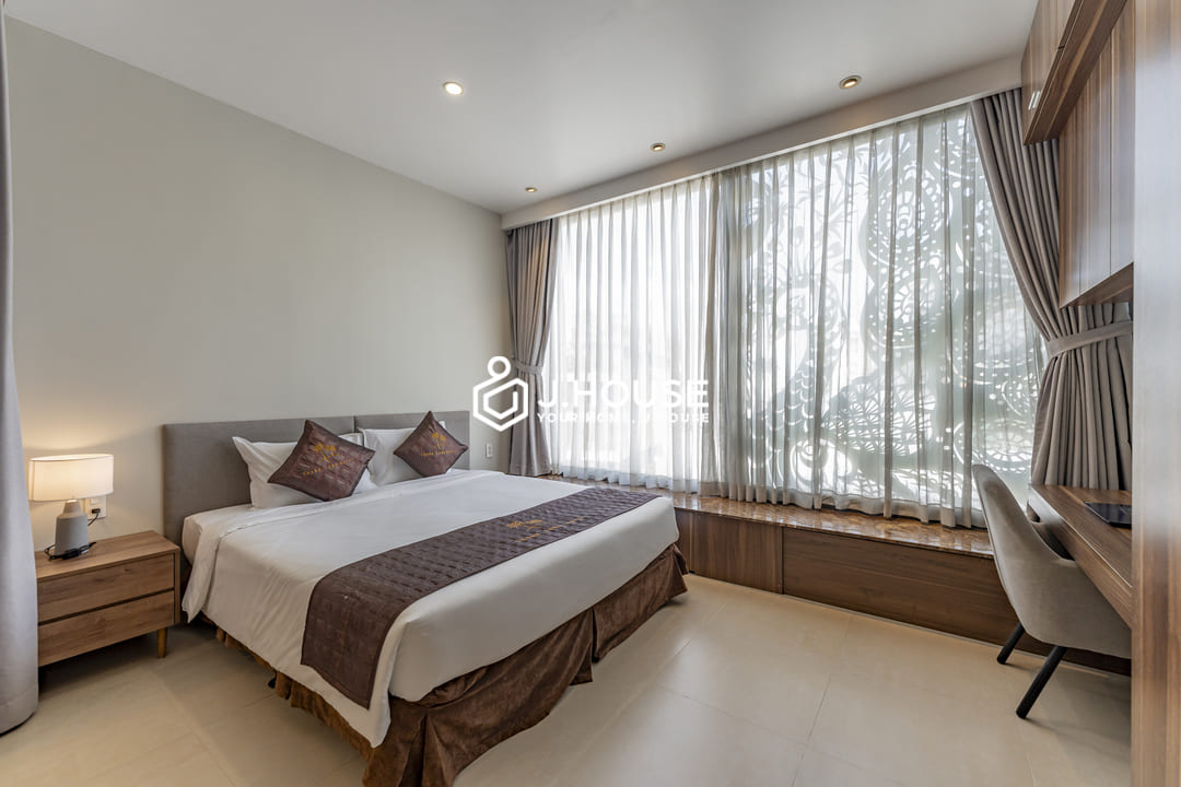 Modern & Spacious studio apartment for rent near the airport, Tan Binh District-5