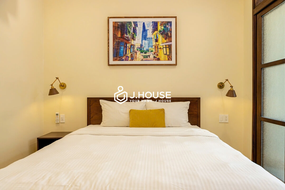 Modern and comfortable apartment for rent in District 1, HCMC