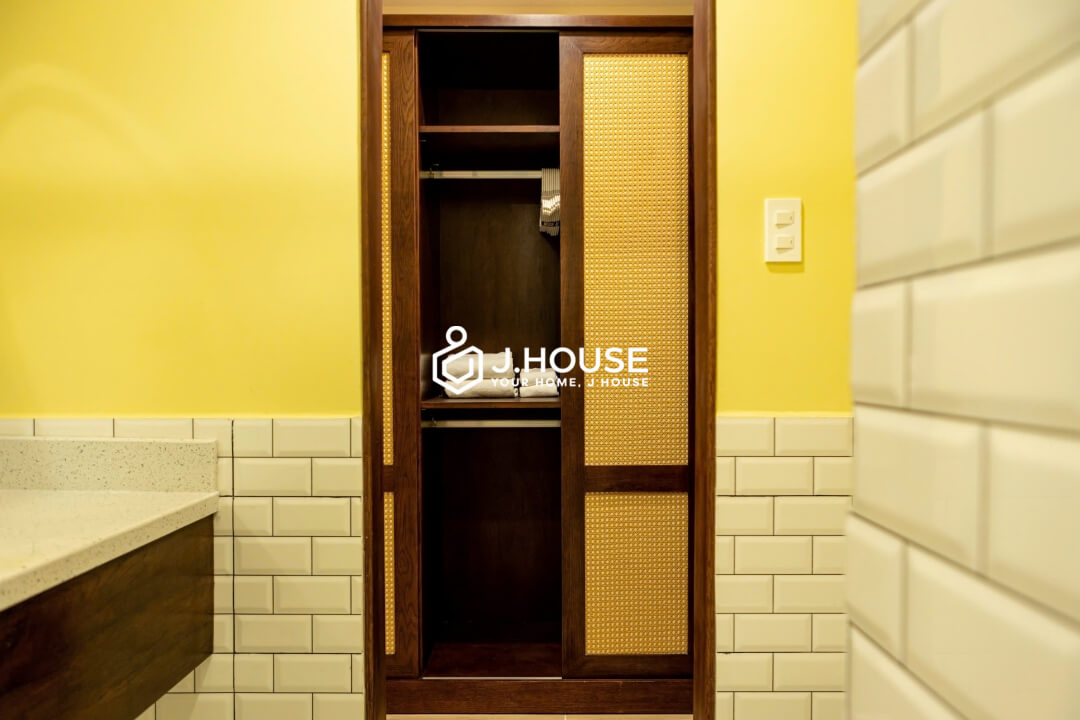 Modern and comfortable apartment for rent in District 1, HCMC