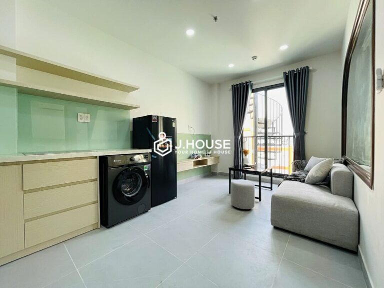Modern fully furnished apartment for rent in District 10, HCMC