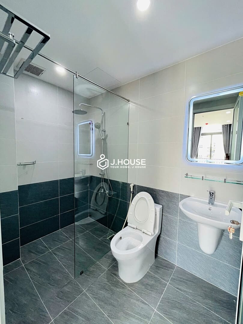 Modern fully furnished apartment for rent in District 10, HCMC-9