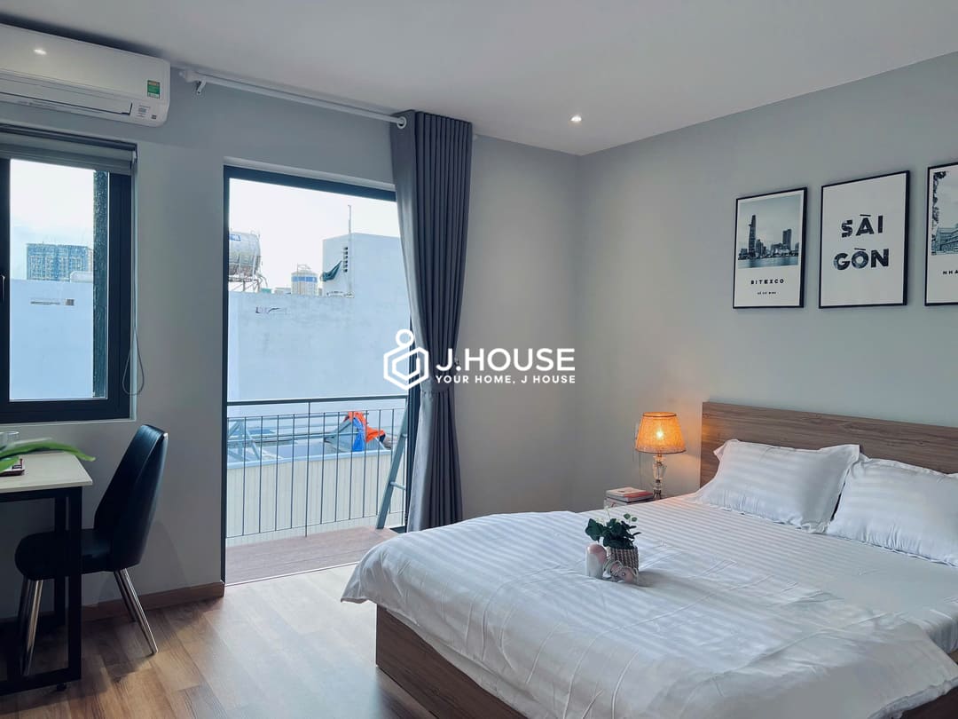 Modern studio apartment with balcony at good price in District 1, HCMC-0