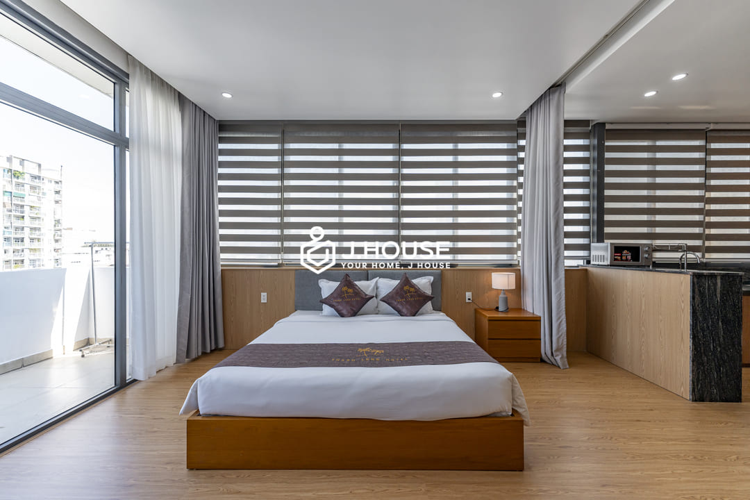 Modern studio with balcony for rent in Tan Binh District, HCMC - Next to Gia Dinh Park-4