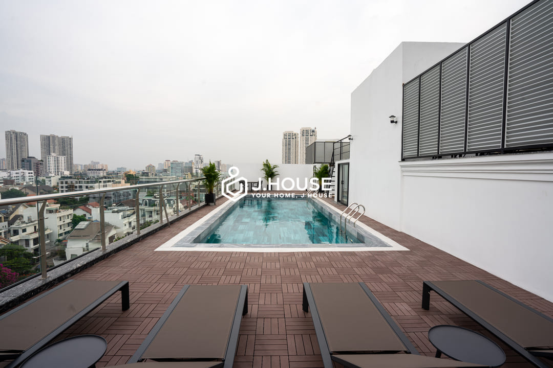 Rooftop pool at SQ Thao Dien, District 2, HCMC-1