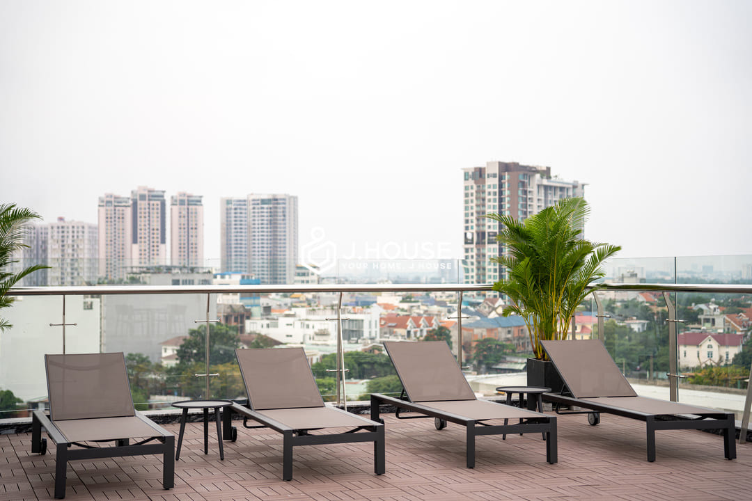 Rooftop pool at SQ Thao Dien, District 2, HCMC-2