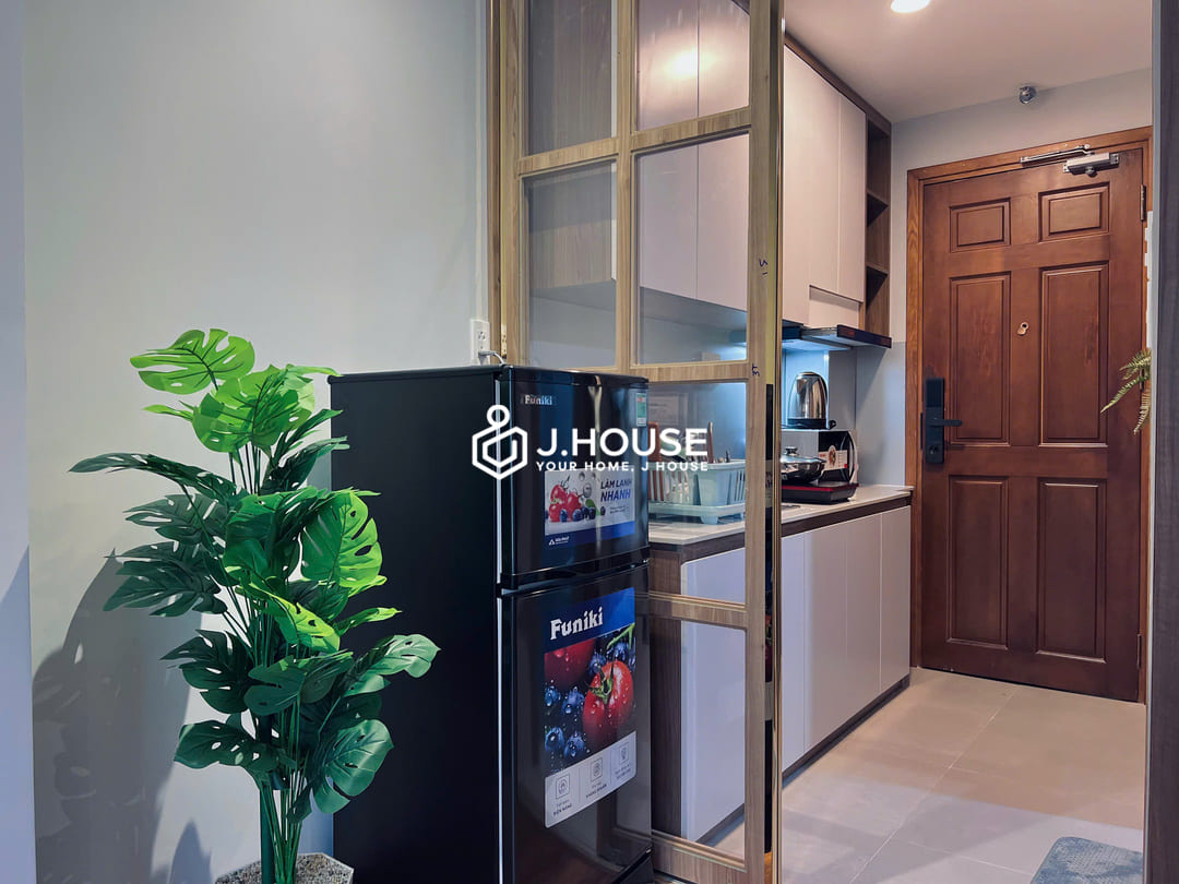 Serviced apartment for rent with balcony in District 1, HCMC-7