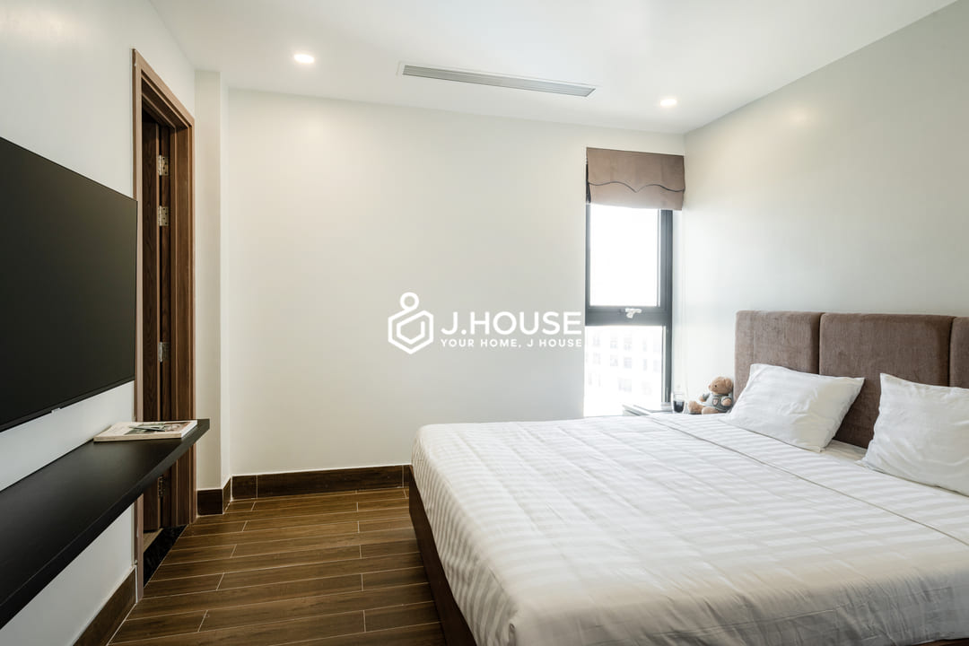 Spacious 2-bedroom serviced apartment at SQ Thao Dien, District 2, HCMC-11