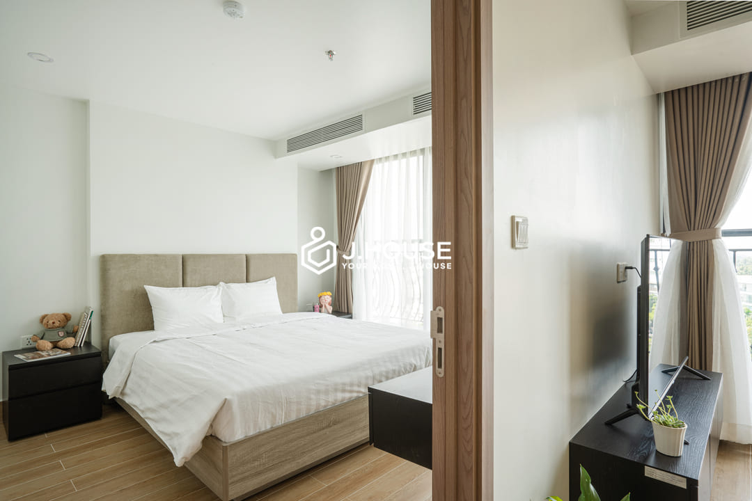 Spacious 2-bedroom serviced apartment at SQ Thao Dien, District 2, HCMC-4