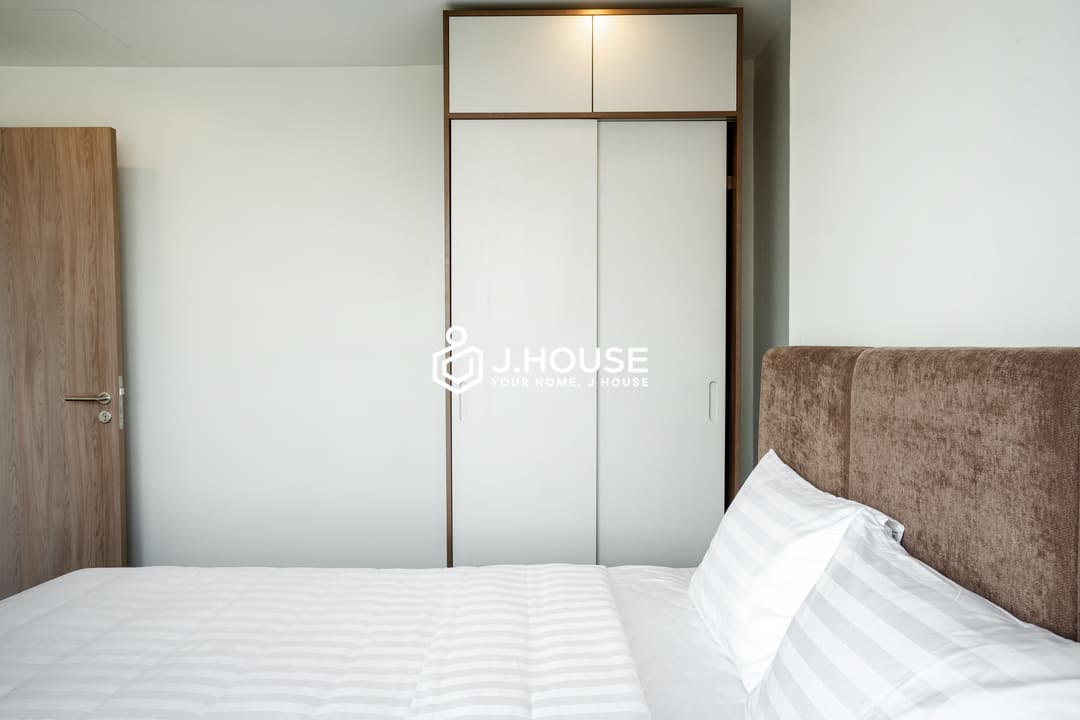 Spacious 2-bedroom serviced apartment at SQ Thao Dien, District 2, HCMC-9