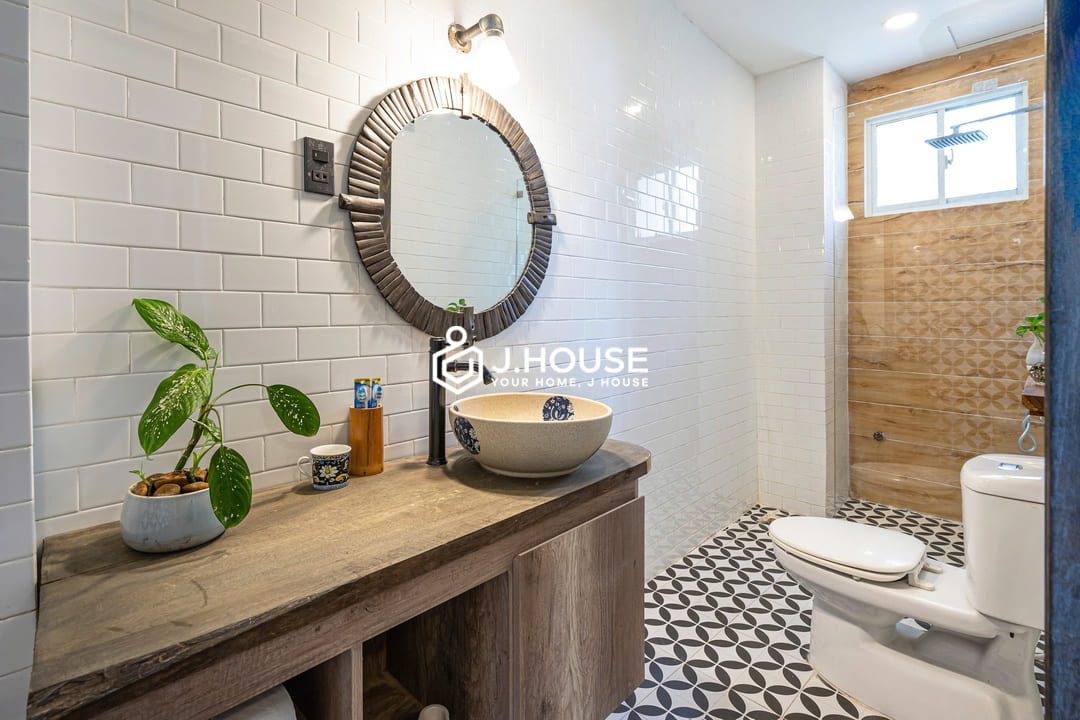 Spacious & Modern 1-Bedroom Apartment for Rent in District 1, HCMC