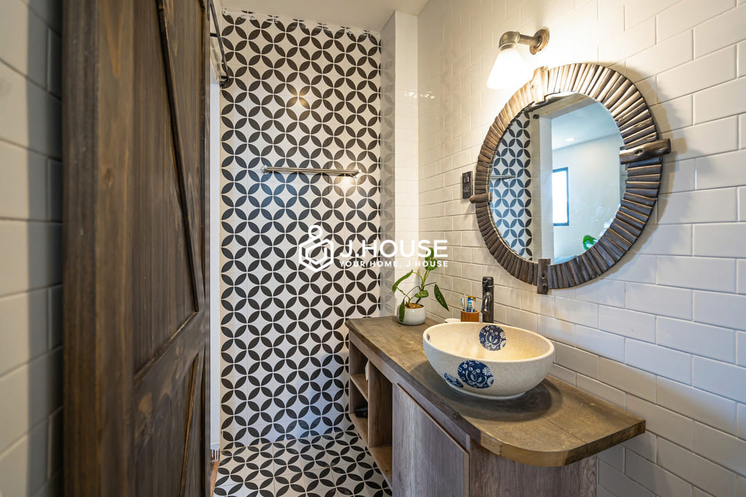 Spacious & Modern 1-Bedroom Apartment for Rent in District 1, HCMC